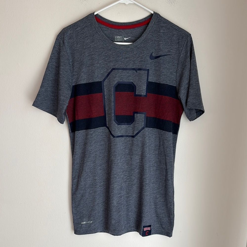 NIKE DRI-FIT MLB TEAM APPAREL CLEVELAND INDIANS T-SHIRT MENS WOMENS SMALL EUC!